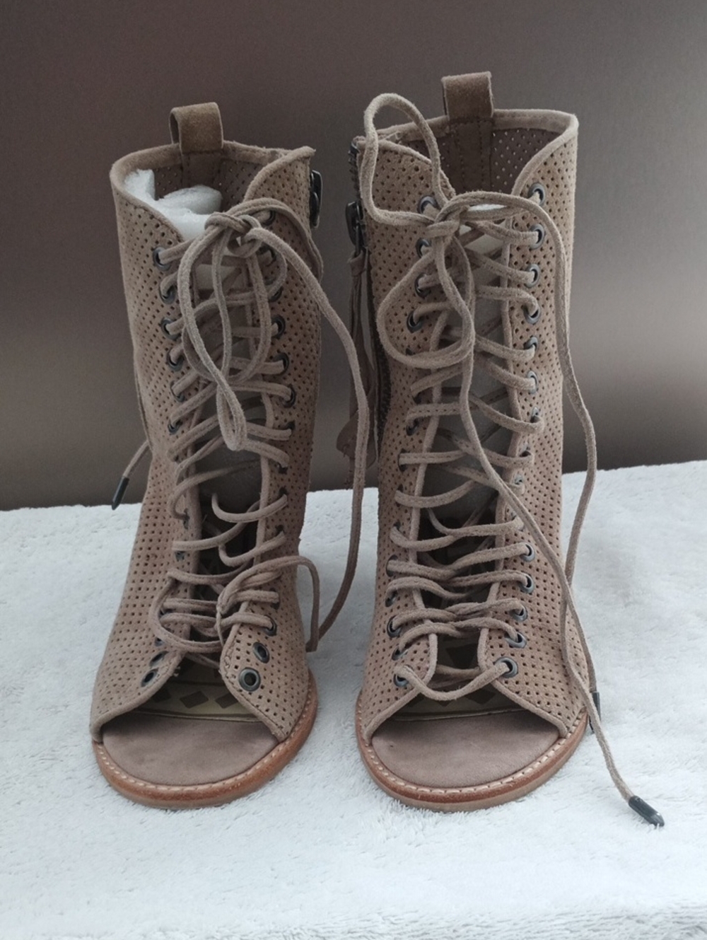 Women’s Lace-Up Peep Toe Sandals in Taupe